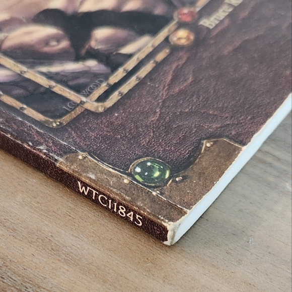 Dungeons & Dragons Tome and Blood Guidebook Pre-owned Very Good - Picture 4 of 13